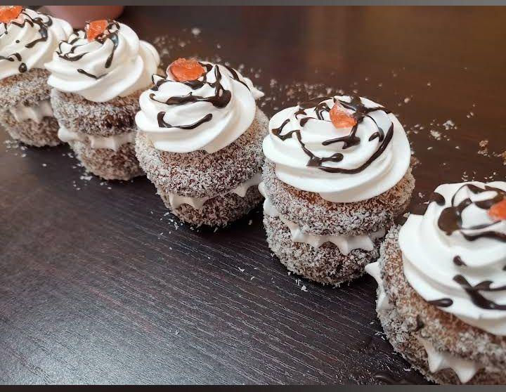 Lamington treats